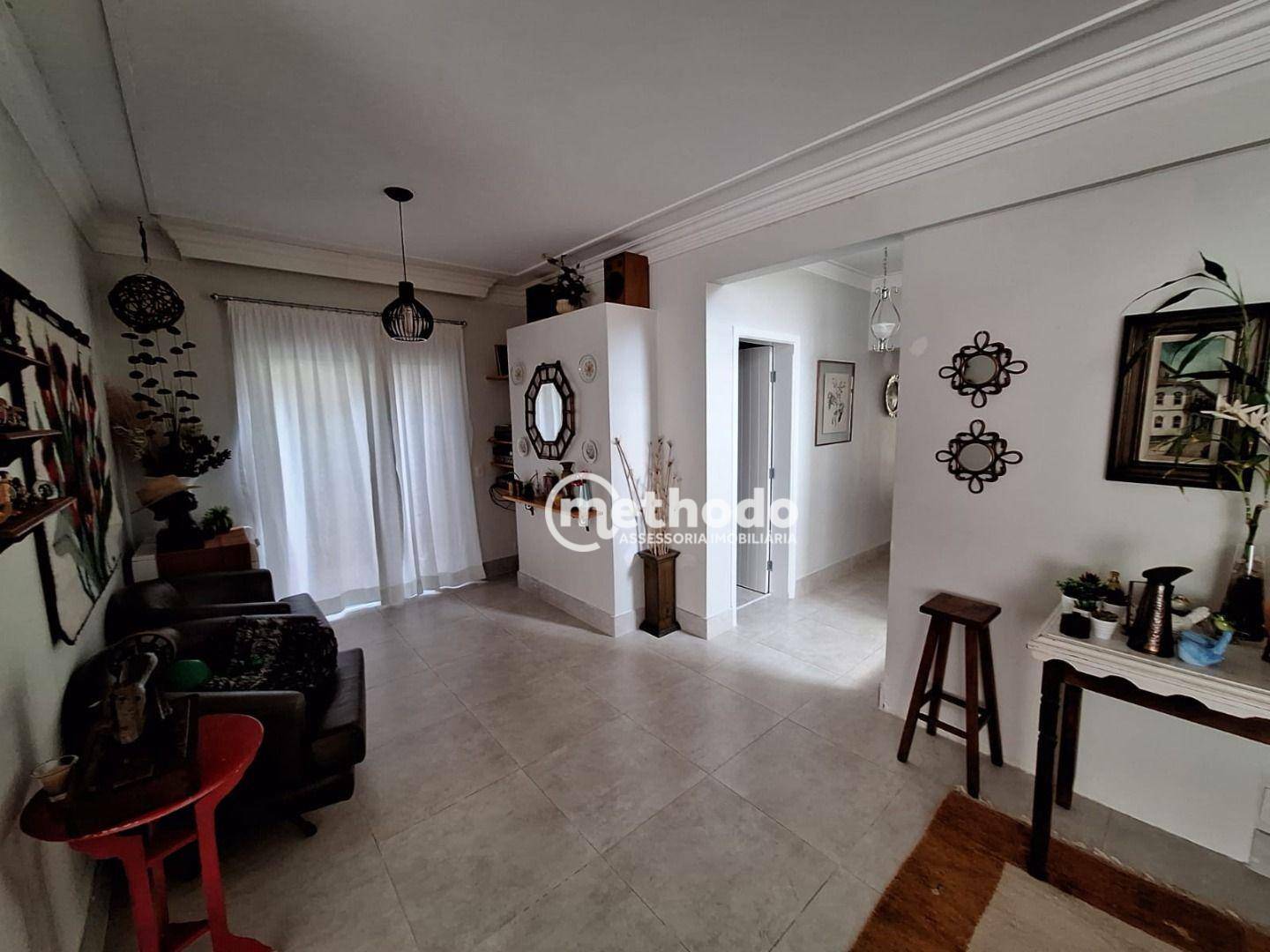 Casa à venda com 4 quartos, 300m² - Foto 4