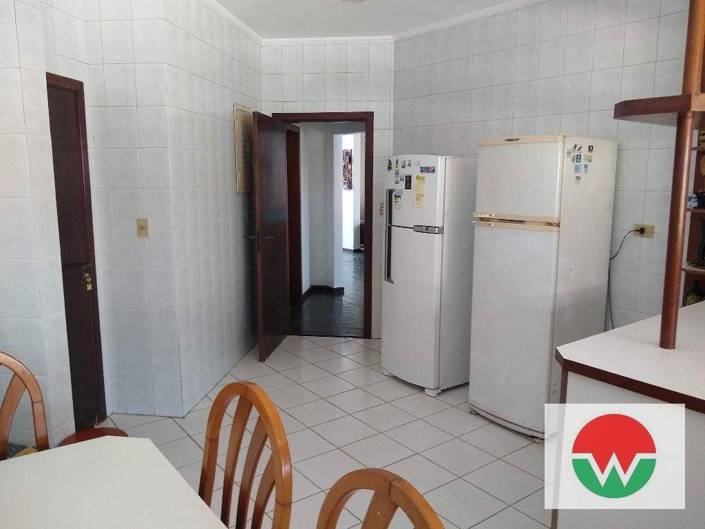 Casa de Condomínio para alugar com 4 quartos, 400m² - Foto 30