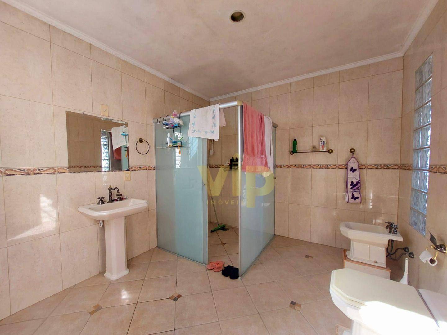 Casa à venda com 5 quartos, 331m² - Foto 10