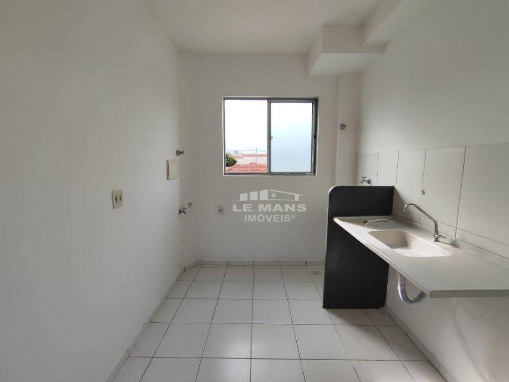 Apartamento à venda com 2 quartos, 45m² - Foto 3