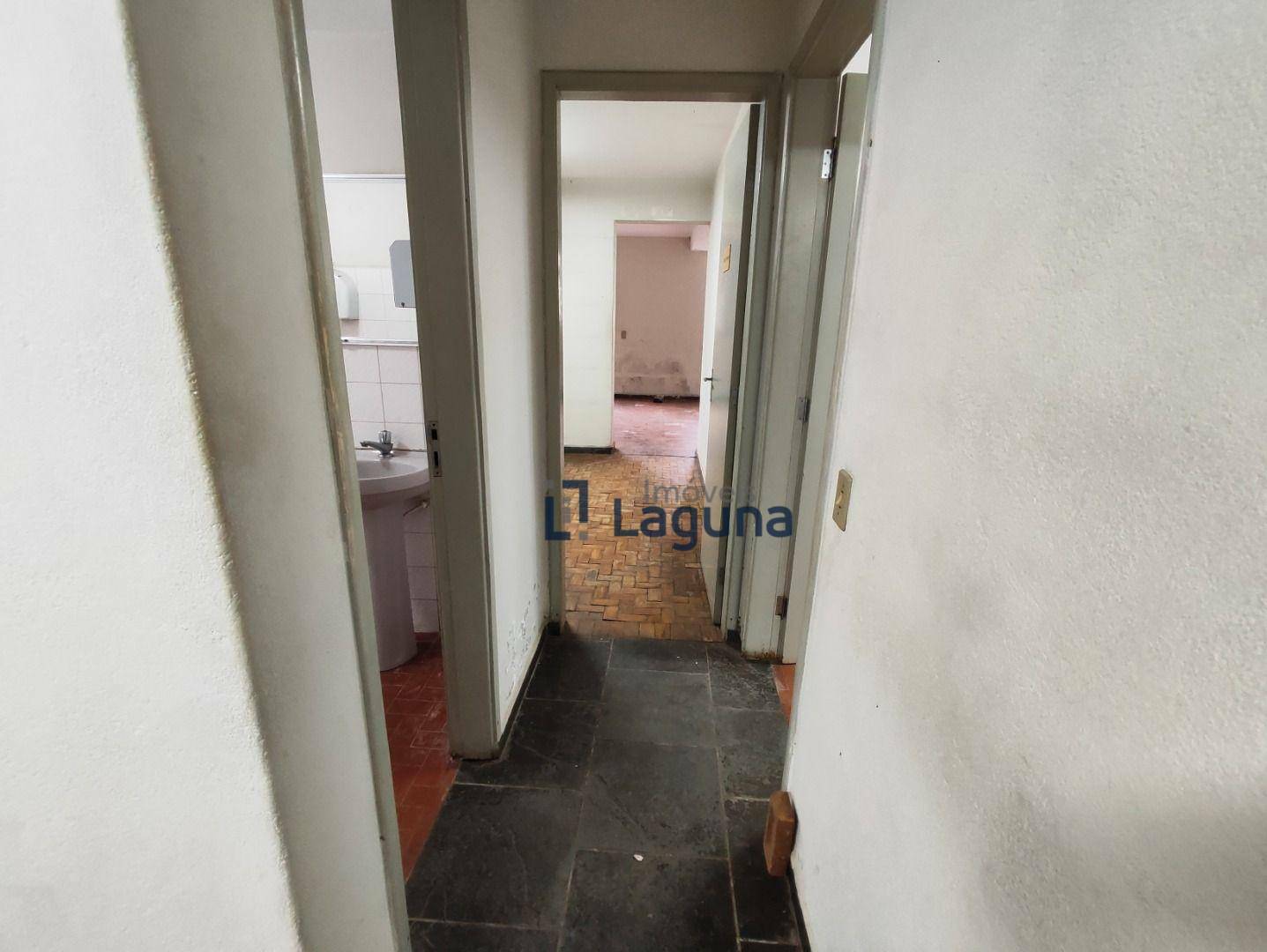 Casa para alugar com 3 quartos, 285m² - Foto 69