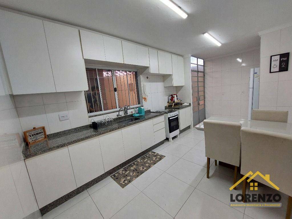 Sobrado à venda com 3 quartos, 181m² - Foto 3