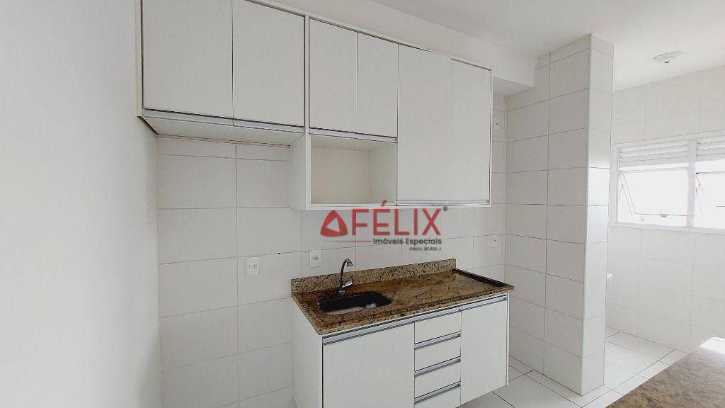 Apartamento à venda com 2 quartos, 62m² - Foto 2