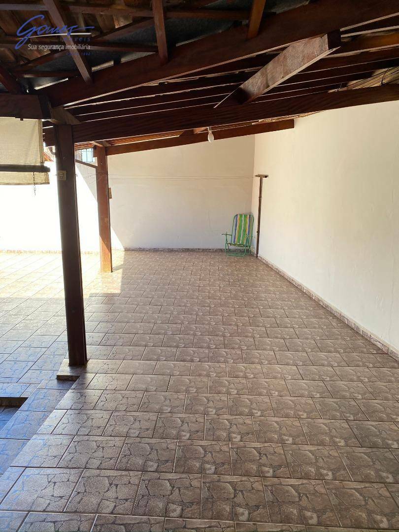 Casa, 3 quartos, 228 m² - Foto 2