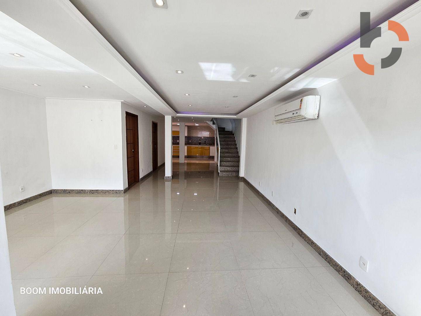 Casa à venda com 5 quartos, 218m² - Foto 15