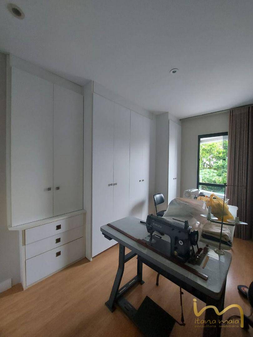 Apartamento à venda com 4 quartos, 243m² - Foto 18