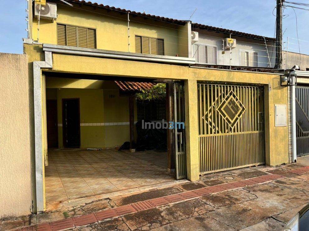Sobrado para alugar com 3 quartos, 240m² - Foto 1
