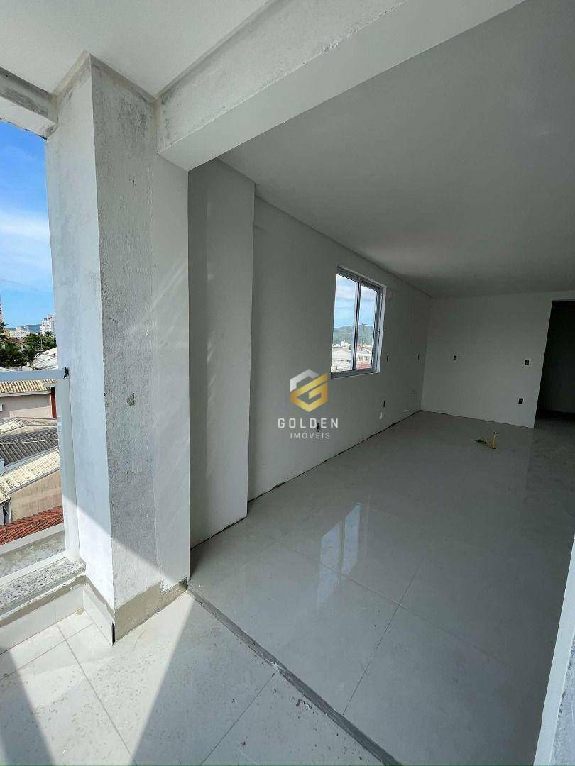 Apartamento à venda com 2 quartos, 71m² - Foto 3