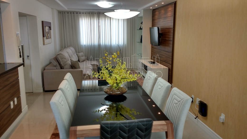 Apartamento à venda com 3 quartos, 123m² - Foto 2