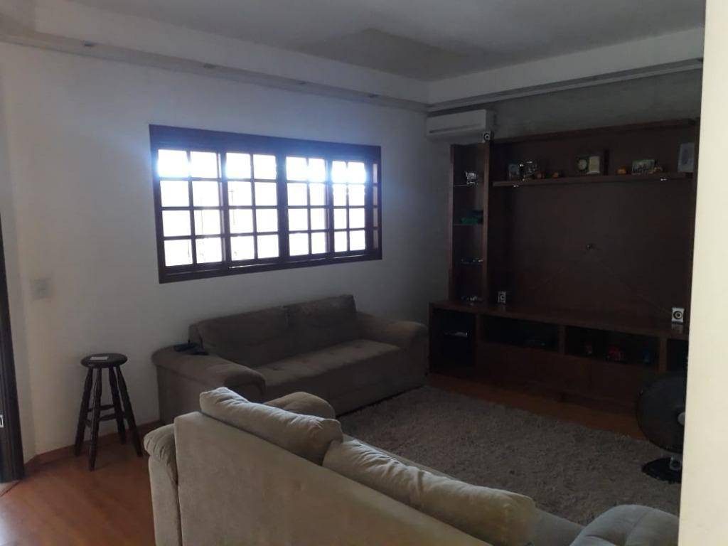 Casa à venda com 3 quartos, 300m² - Foto 29