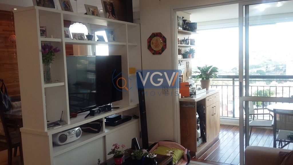 Apartamento à venda com 3 quartos, 67m² - Foto 2