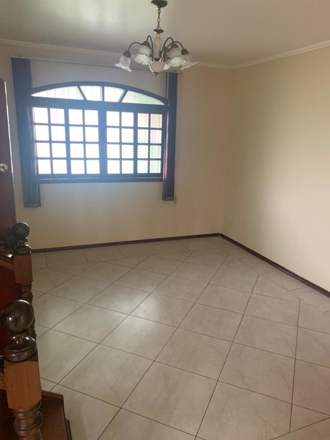 Casa para alugar com 3 quartos, 250m² - Foto 2