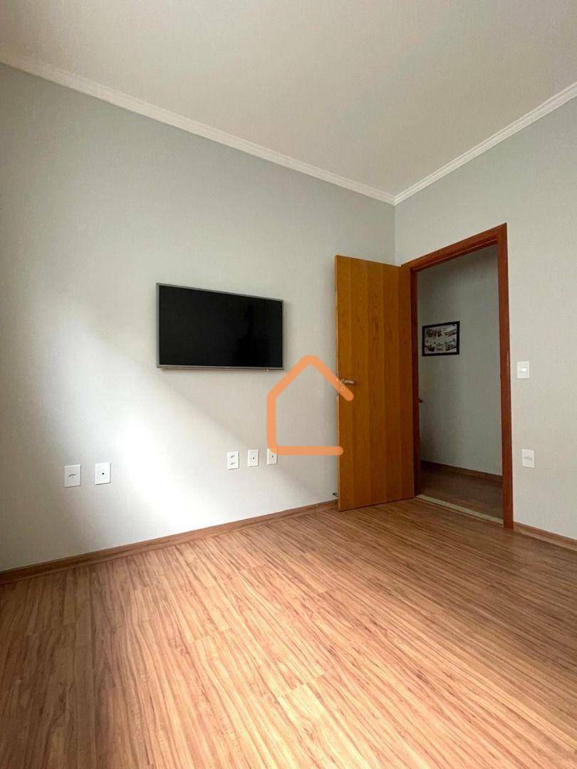 Casa à venda com 3 quartos, 178m² - Foto 14