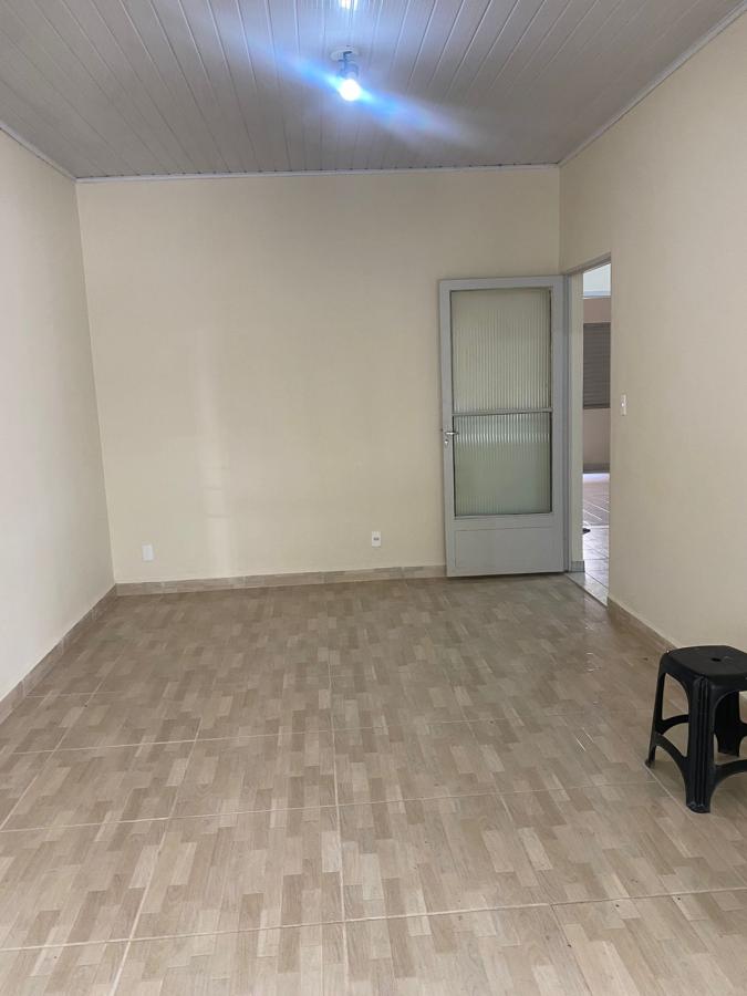 Casa para alugar com 3 quartos, 110m² - Foto 4