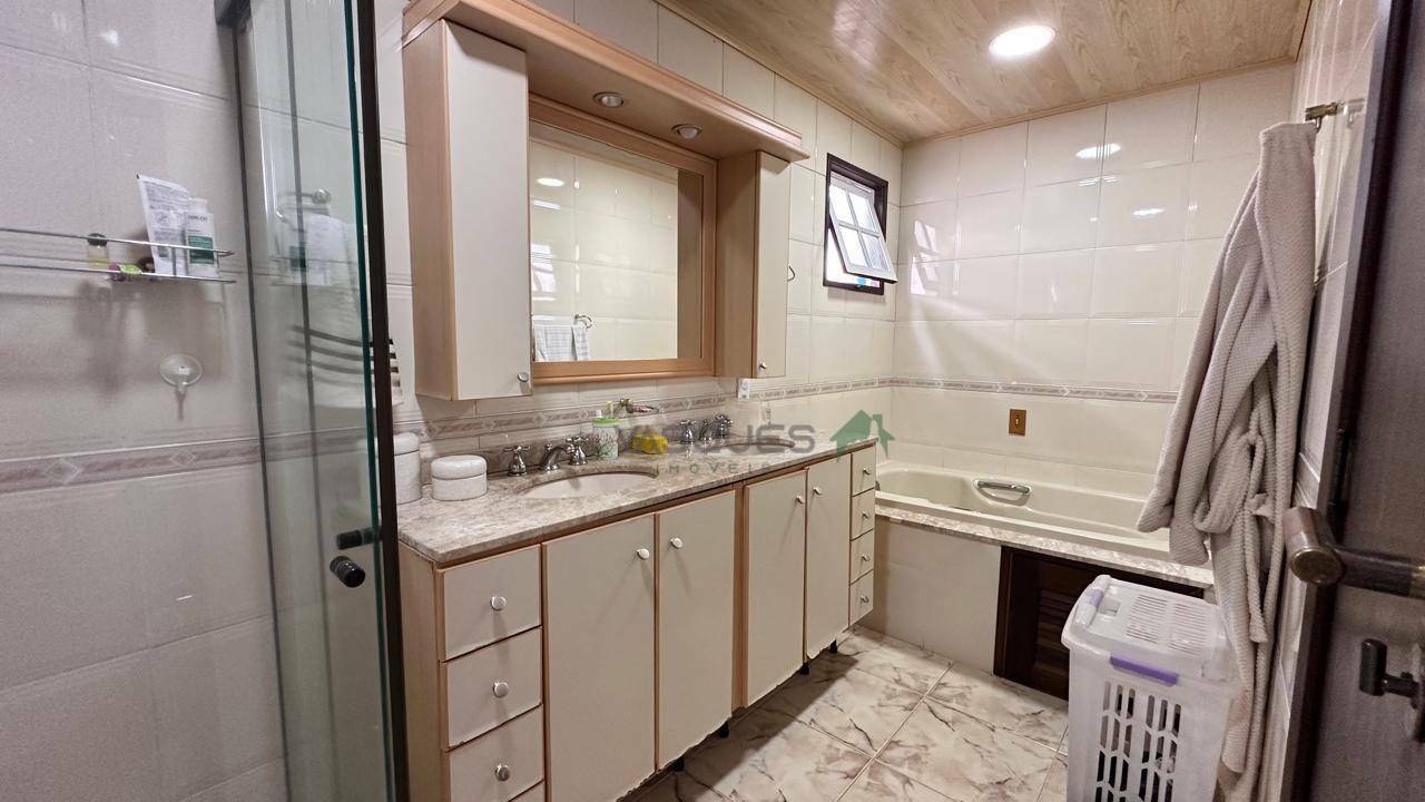 Casa à venda com 4 quartos, 371m² - Foto 17