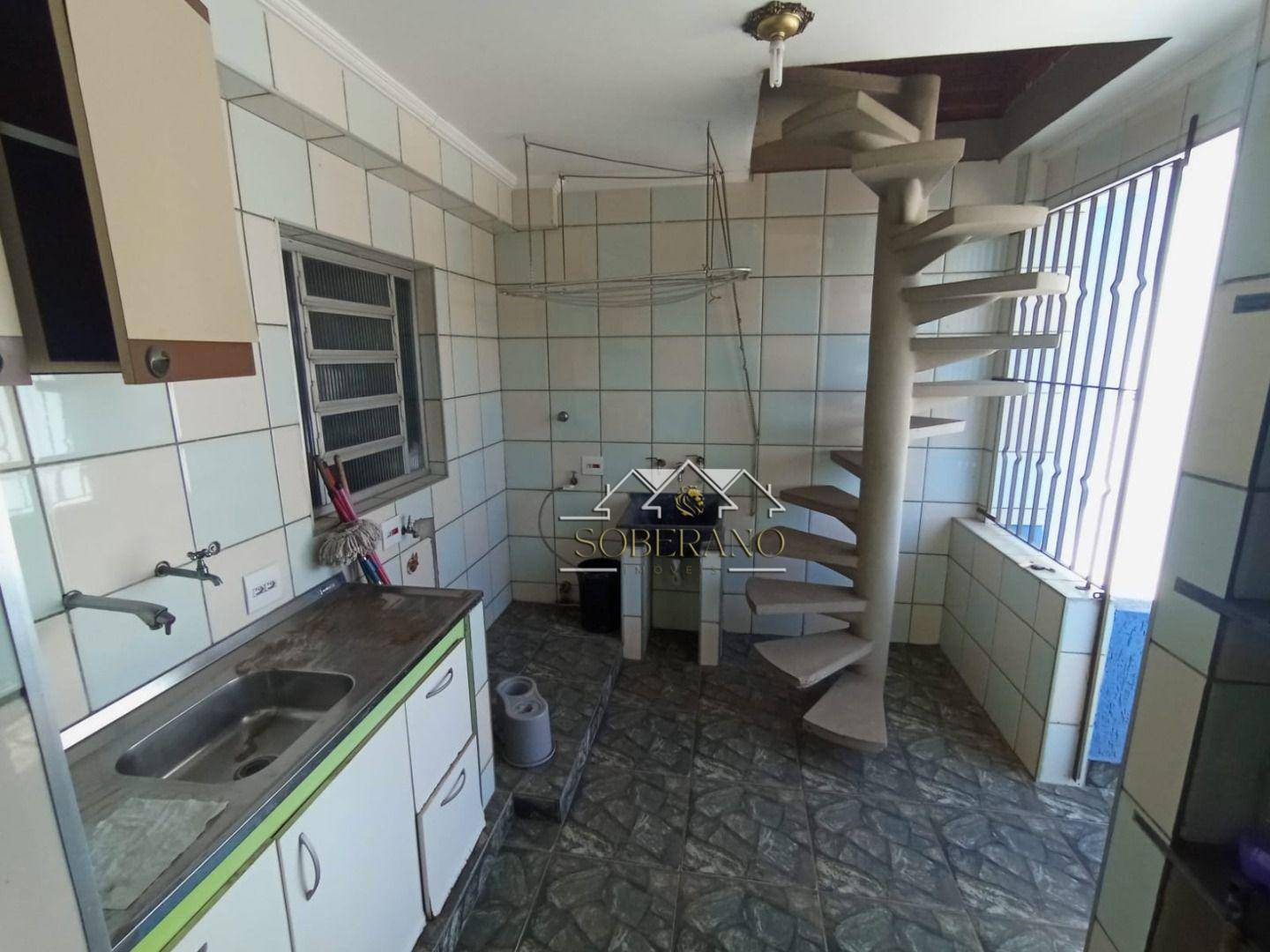 Sobrado à venda e aluguel com 3 quartos, 303m² - Foto 6