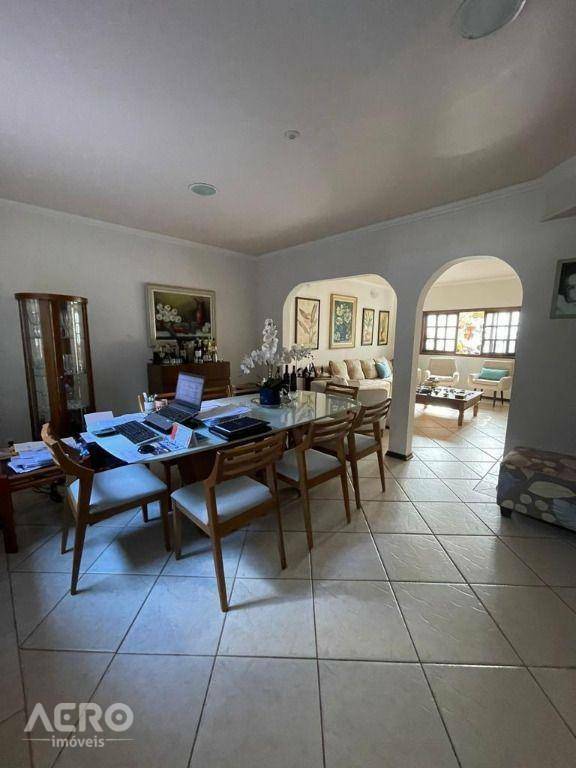 Casa à venda com 3 quartos, 330m² - Foto 6