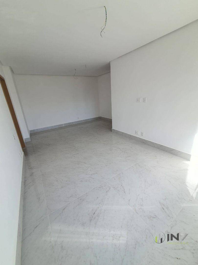 Apartamento à venda com 3 quartos, 177m² - Foto 19