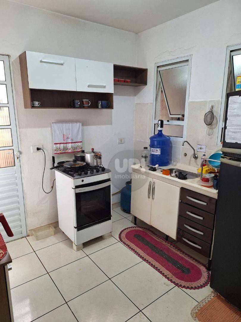 Casa à venda com 3 quartos, 60m² - Foto 4