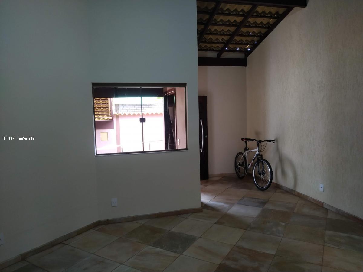 Casa à venda com 2 quartos, 400m² - Foto 8