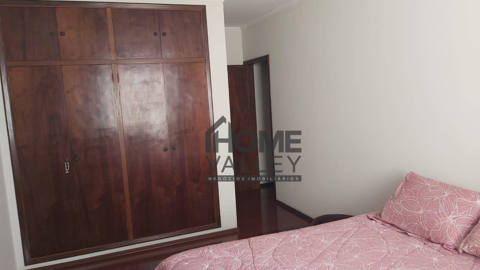 Casa à venda com 3 quartos, 198m² - Foto 2