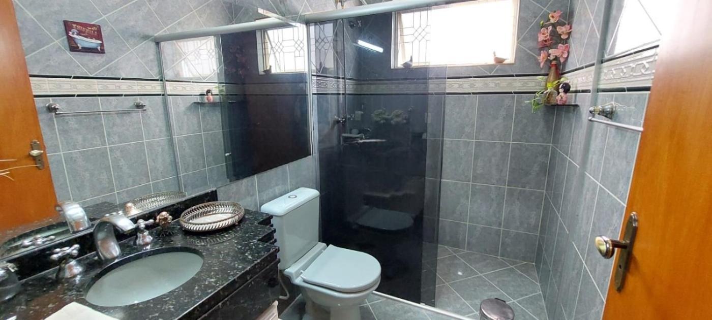 Casa de Condomínio para alugar com 3 quartos, 330m² - Foto 12