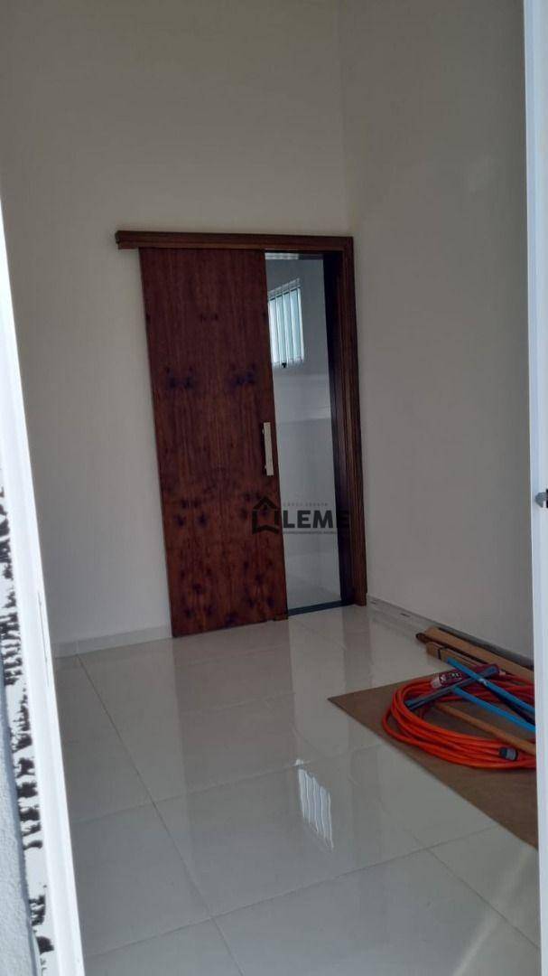 Casa à venda com 2 quartos, 50m² - Foto 18