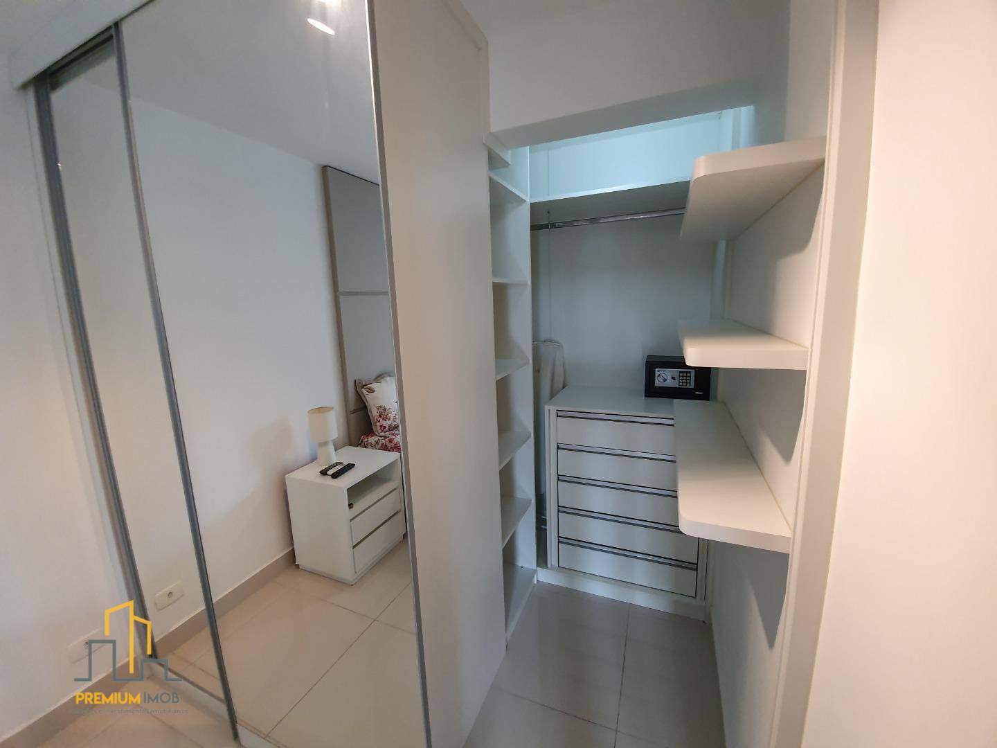 Apartamento para alugar com 1 quarto, 46m² - Foto 12