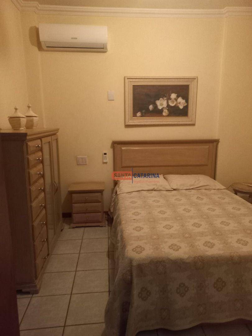 Apartamento para alugar com 2 quartos, 90m² - Foto 16