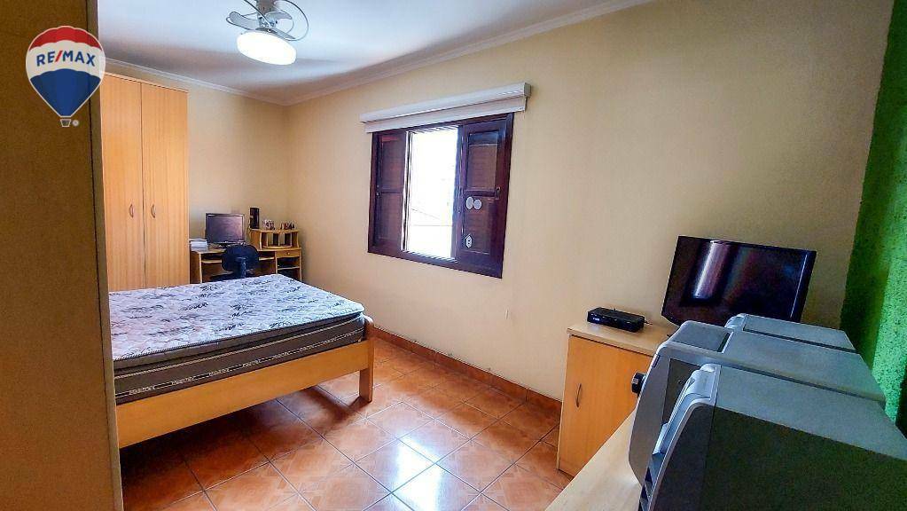 Casa à venda com 4 quartos, 160m² - Foto 13