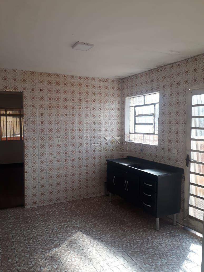 Sobrado à venda com 3 quartos, 300m² - Foto 1