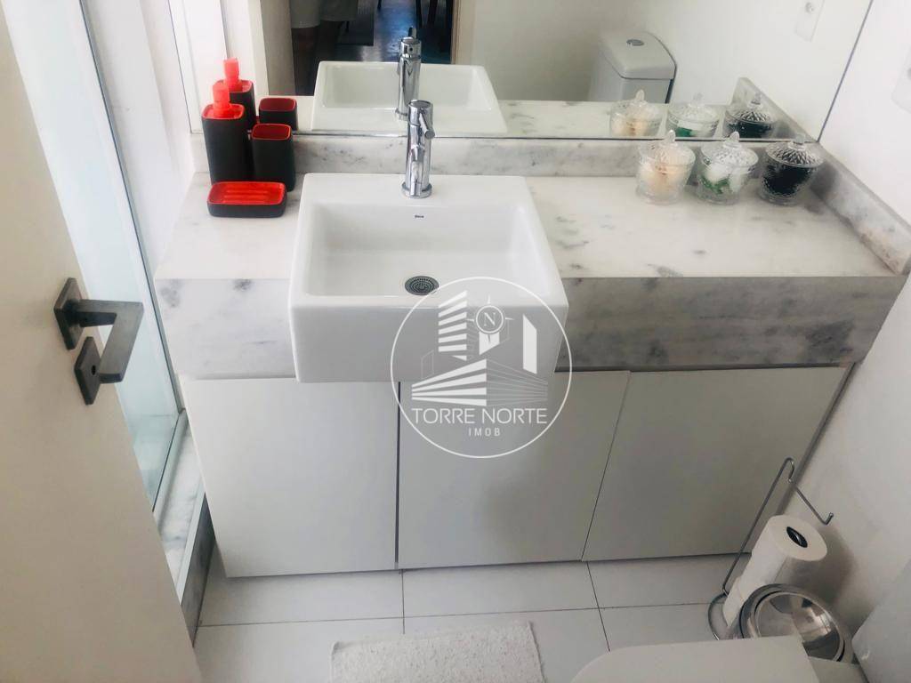 Apartamento à venda com 2 quartos, 70m² - Foto 3