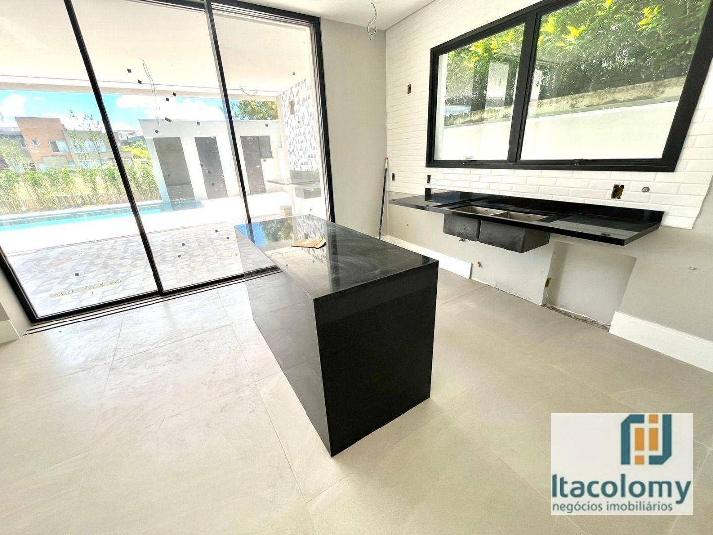 Casa de Condomínio à venda com 4 quartos, 585m² - Foto 3