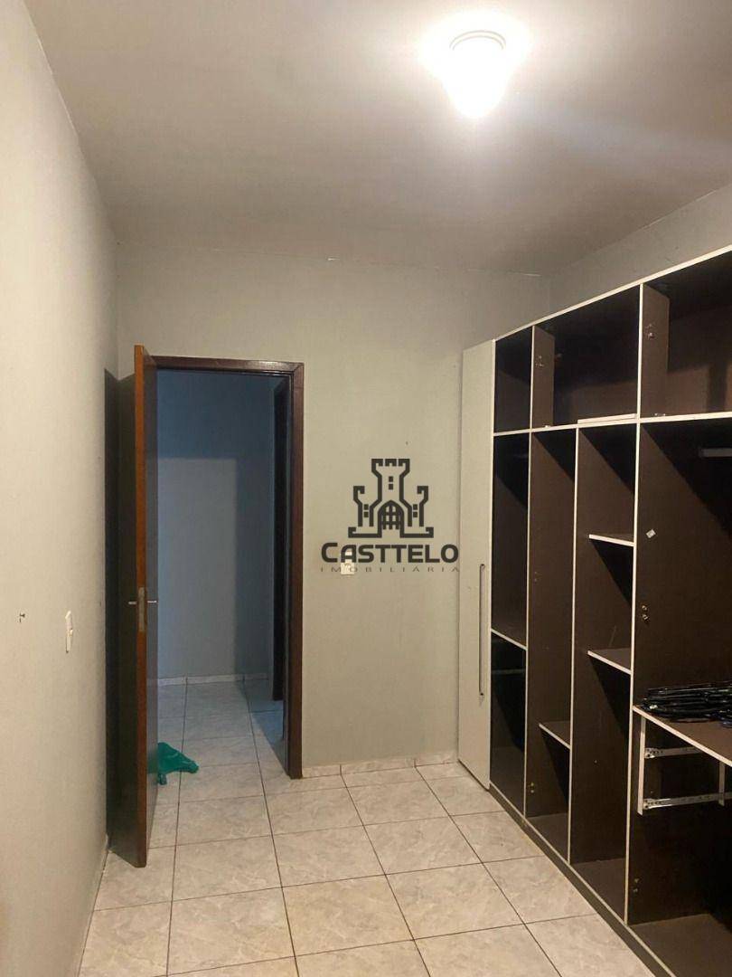 Casa à venda com 2 quartos, 65m² - Foto 3