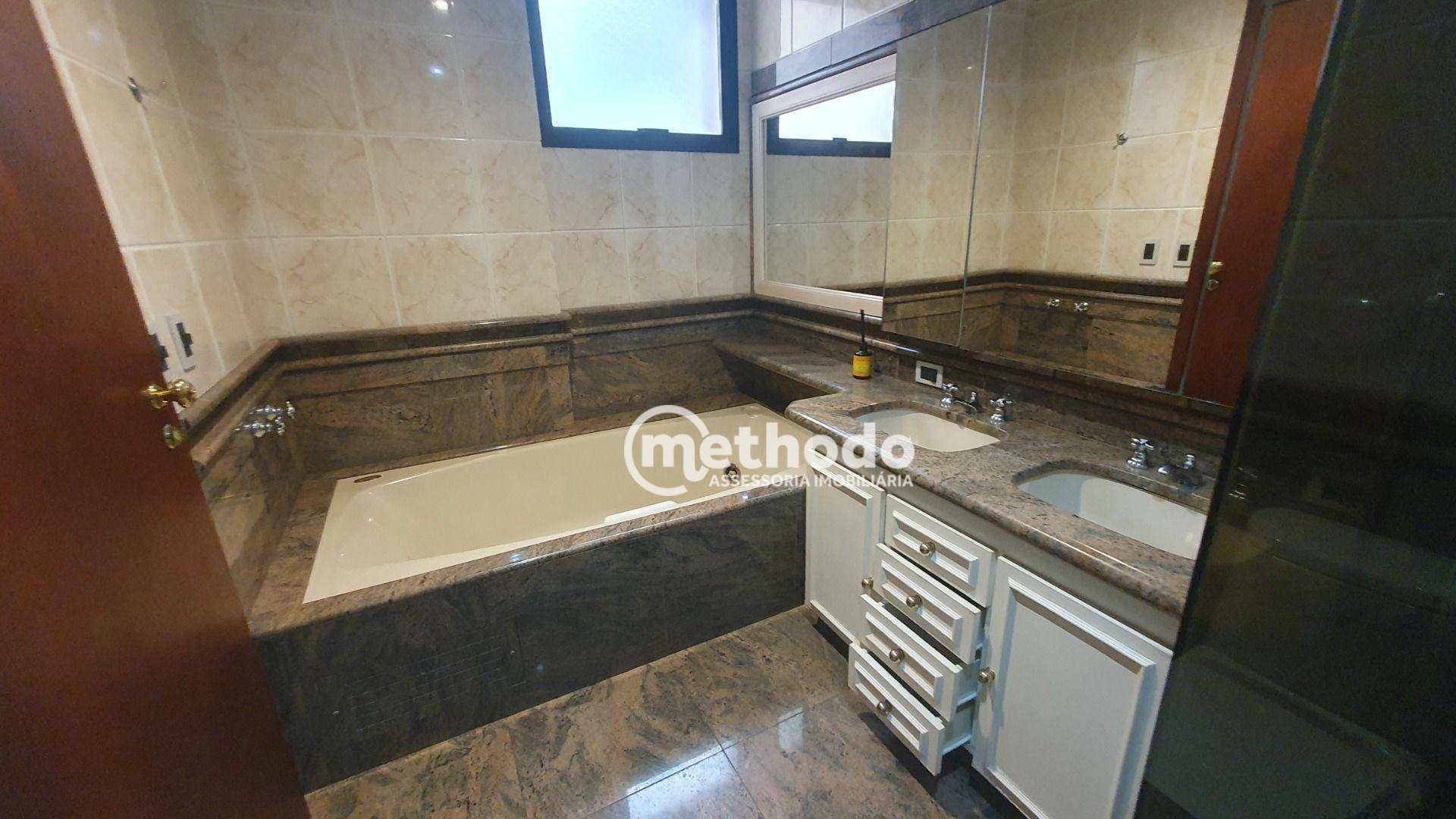 Apartamento para alugar com 4 quartos, 235m² - Foto 40