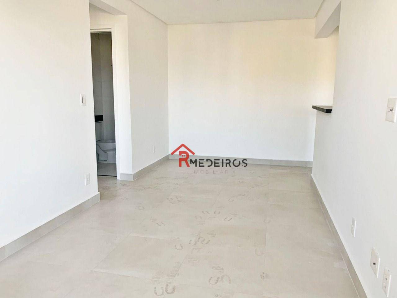 Apartamento à venda com 1 quarto, 57m² - Foto 2