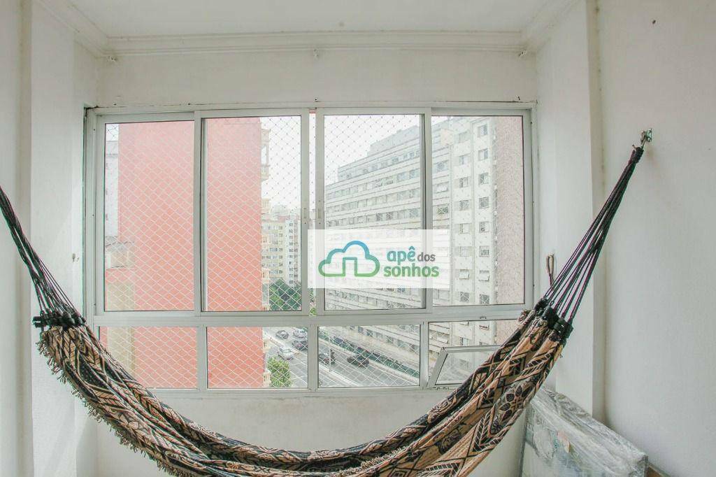 Apartamento à venda com 2 quartos, 64m² - Foto 2