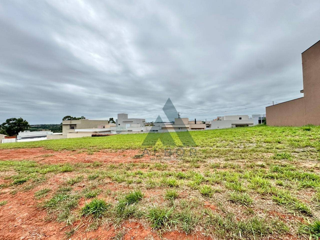 Loteamento e Condomínio, 360 m² - Foto 1