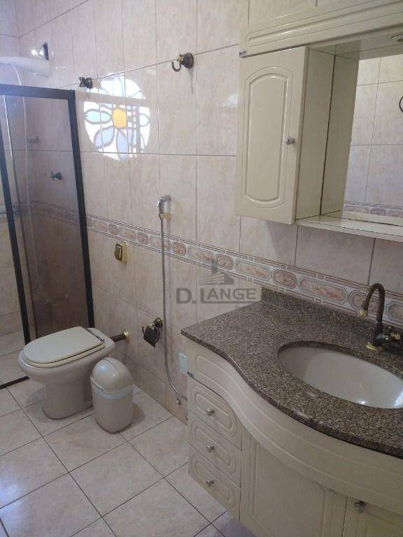 Casa para alugar com 4 quartos, 233m² - Foto 31