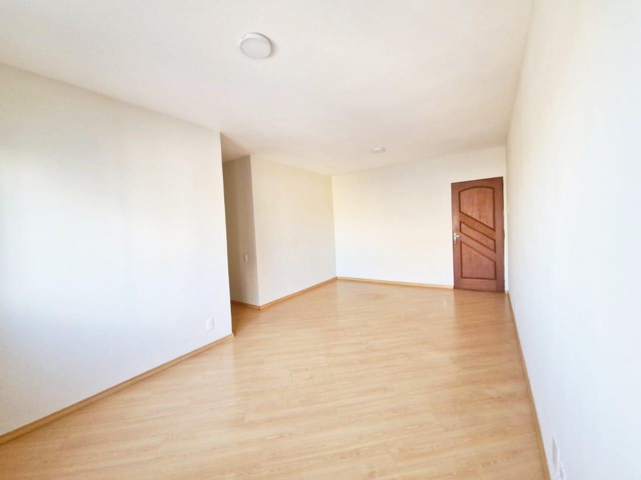 Apartamento à venda com 2 quartos, 84m² - Foto 2