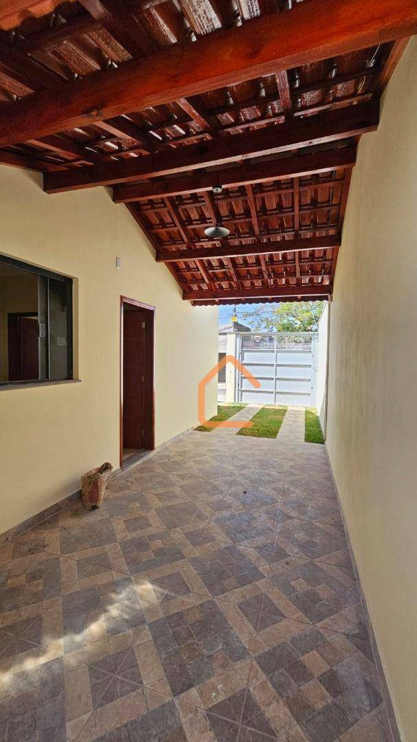 Casa à venda com 3 quartos, 90m² - Foto 4