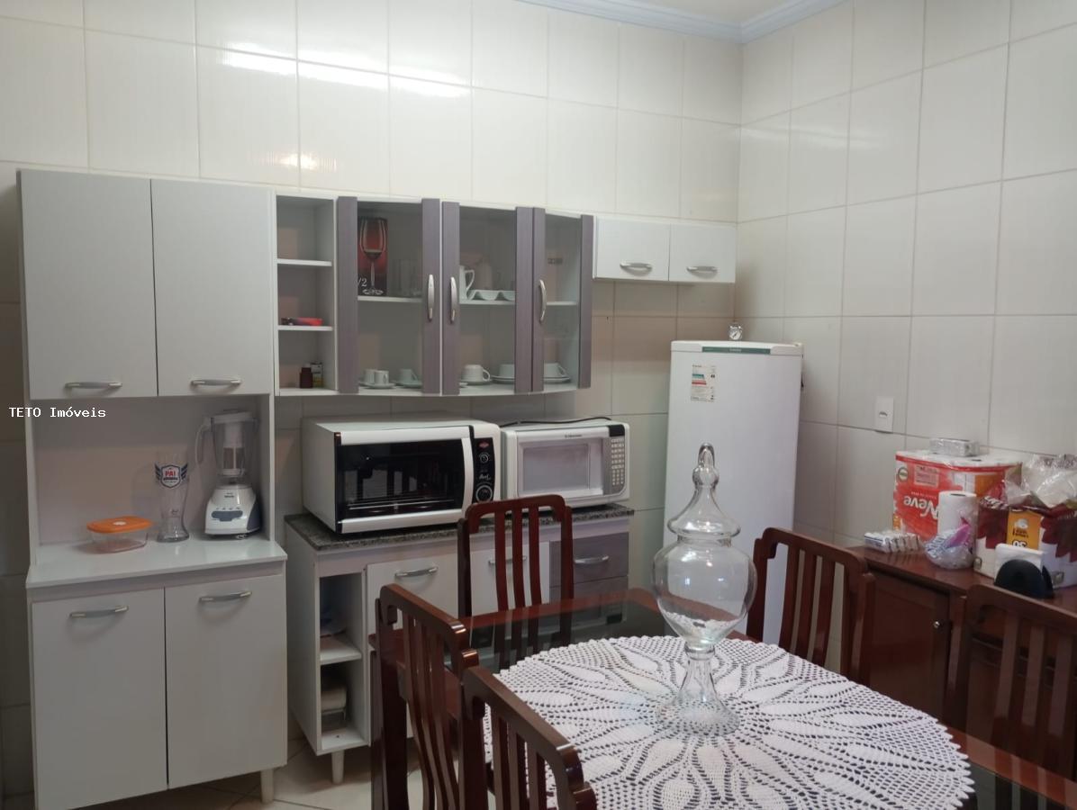 Casa à venda com 9 quartos, 1500m² - Foto 15