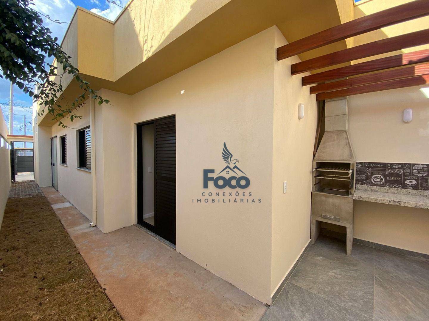 Casa à venda com 3 quartos, 90m² - Foto 1