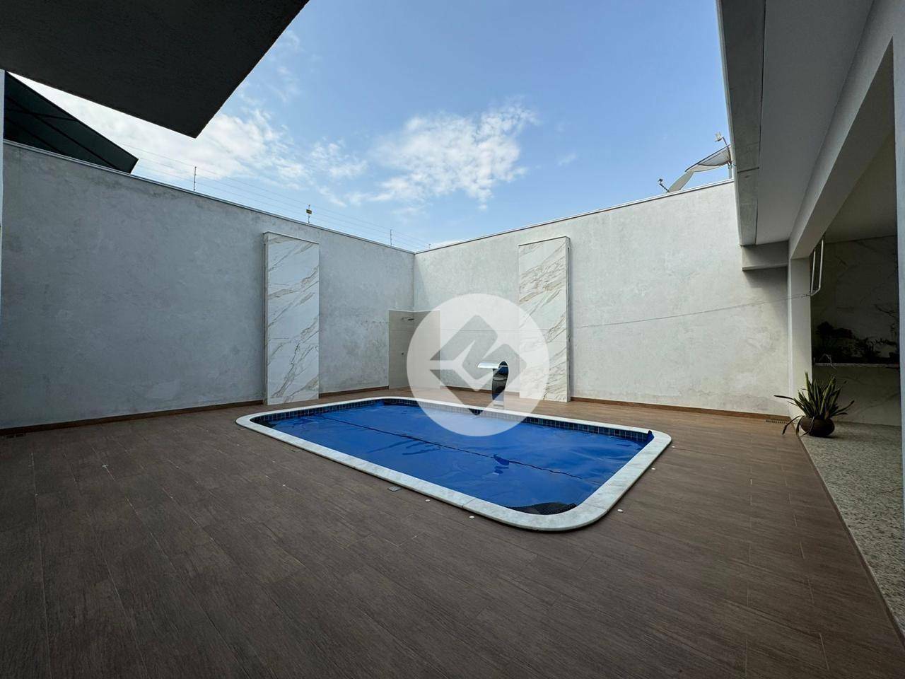 Casa à venda e aluguel com 3 quartos, 390m² - Foto 12