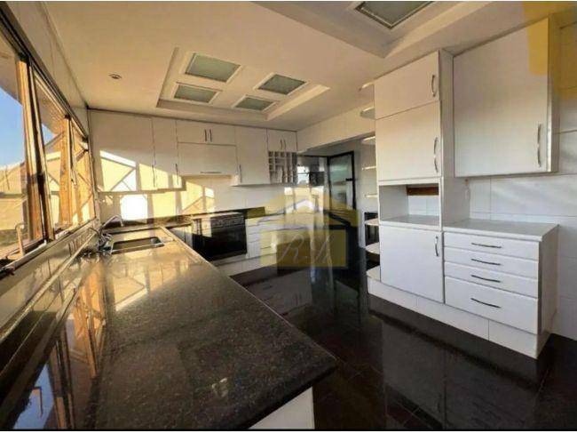 Apartamento à venda e aluguel com 3 quartos, 216m² - Foto 12