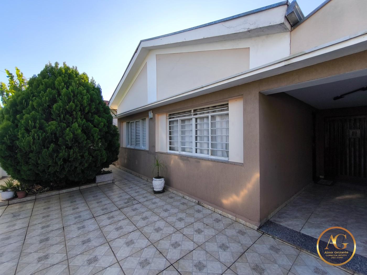 Casa à venda com 3 quartos, 198m² - Foto 2