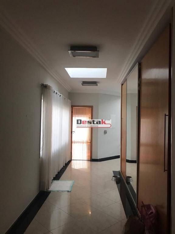 Sobrado à venda com 5 quartos, 600m² - Foto 43