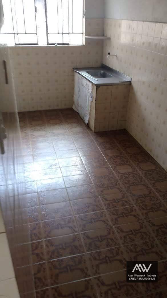 Casa à venda com 5 quartos, 200m² - Foto 8