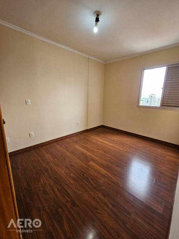 Apartamento para alugar com 2 quartos, 94m² - Foto 7