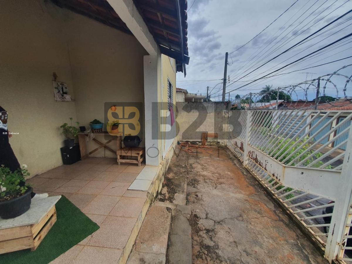 Casa à venda com 3 quartos, 191m² - Foto 2